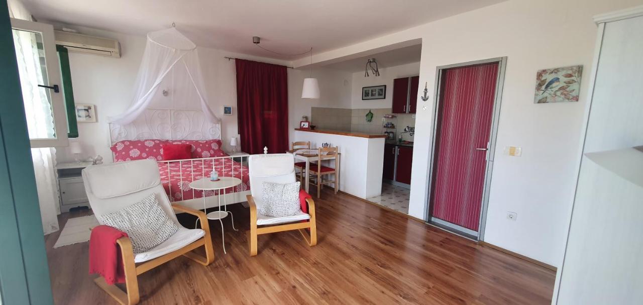 Apartment Boutique Saltaragazza Petrovac na moru